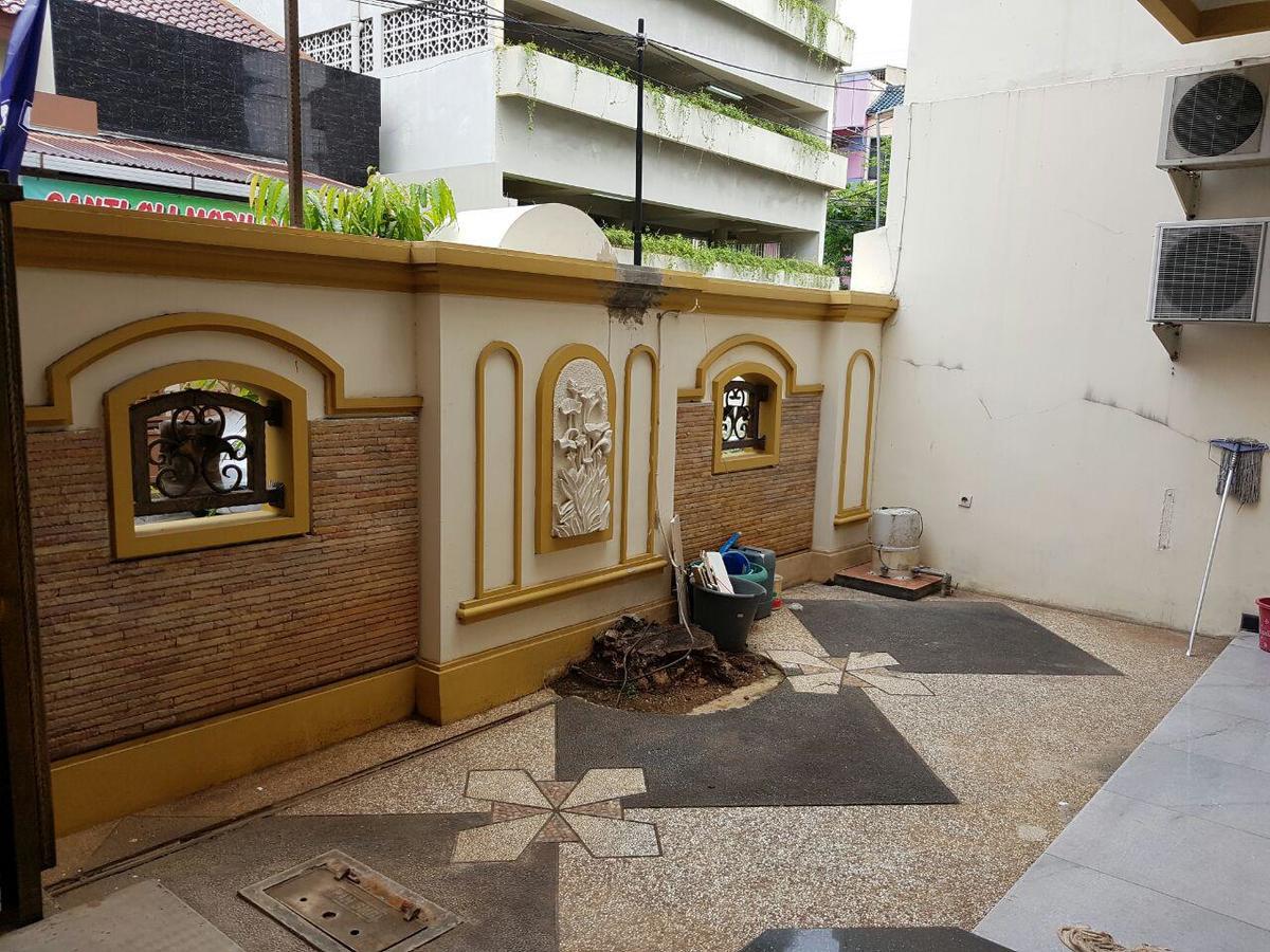 The Backpacker Semarang Hostel Buitenkant foto