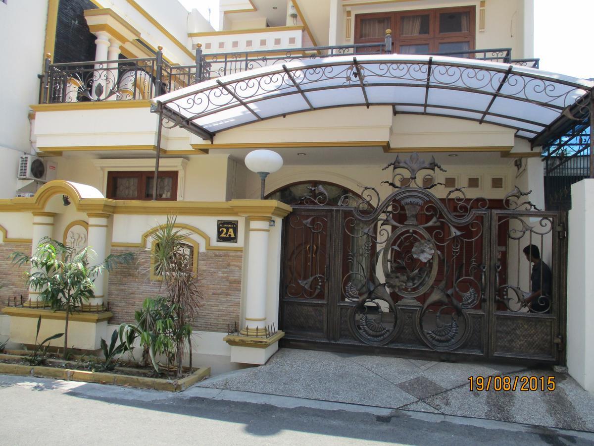 The Backpacker Semarang Hostel Buitenkant foto