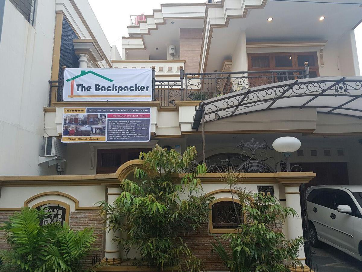 The Backpacker Semarang Hostel Buitenkant foto